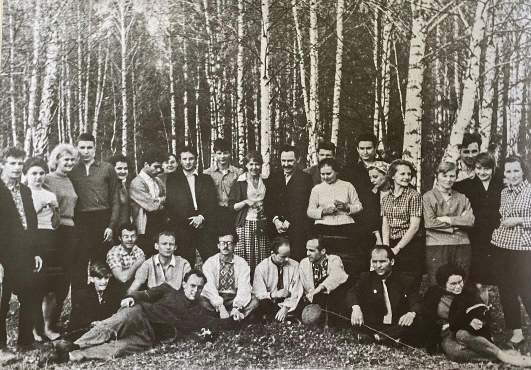 C:\Users\APaskhover\Downloads\КЛУБ ТВОРЧОЇ МОЛОДІ - 1963 рік.jpg