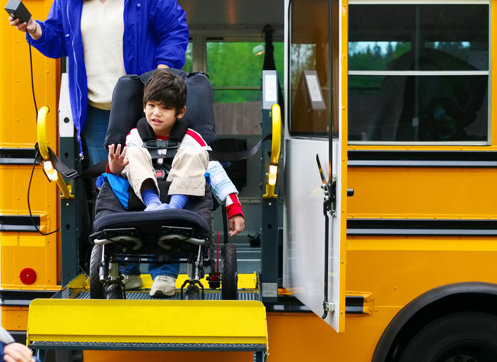 Спеціальний автобус для людей з інвалідністю