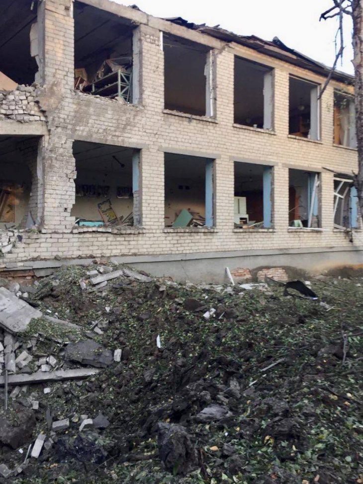 Росіяни ракетами зруйнували дві школи на Запоріжжі