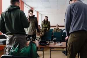 «Оновлений «Захист України» формуватиме в дітей оборонну свідомість» – усе, що треба знати про зміни у викладанні курсу та підготовку вчителів